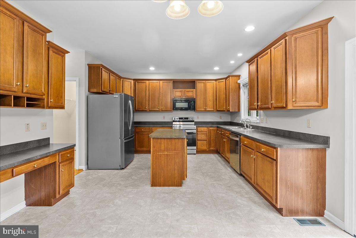 120 First Manassas Place photo 14
