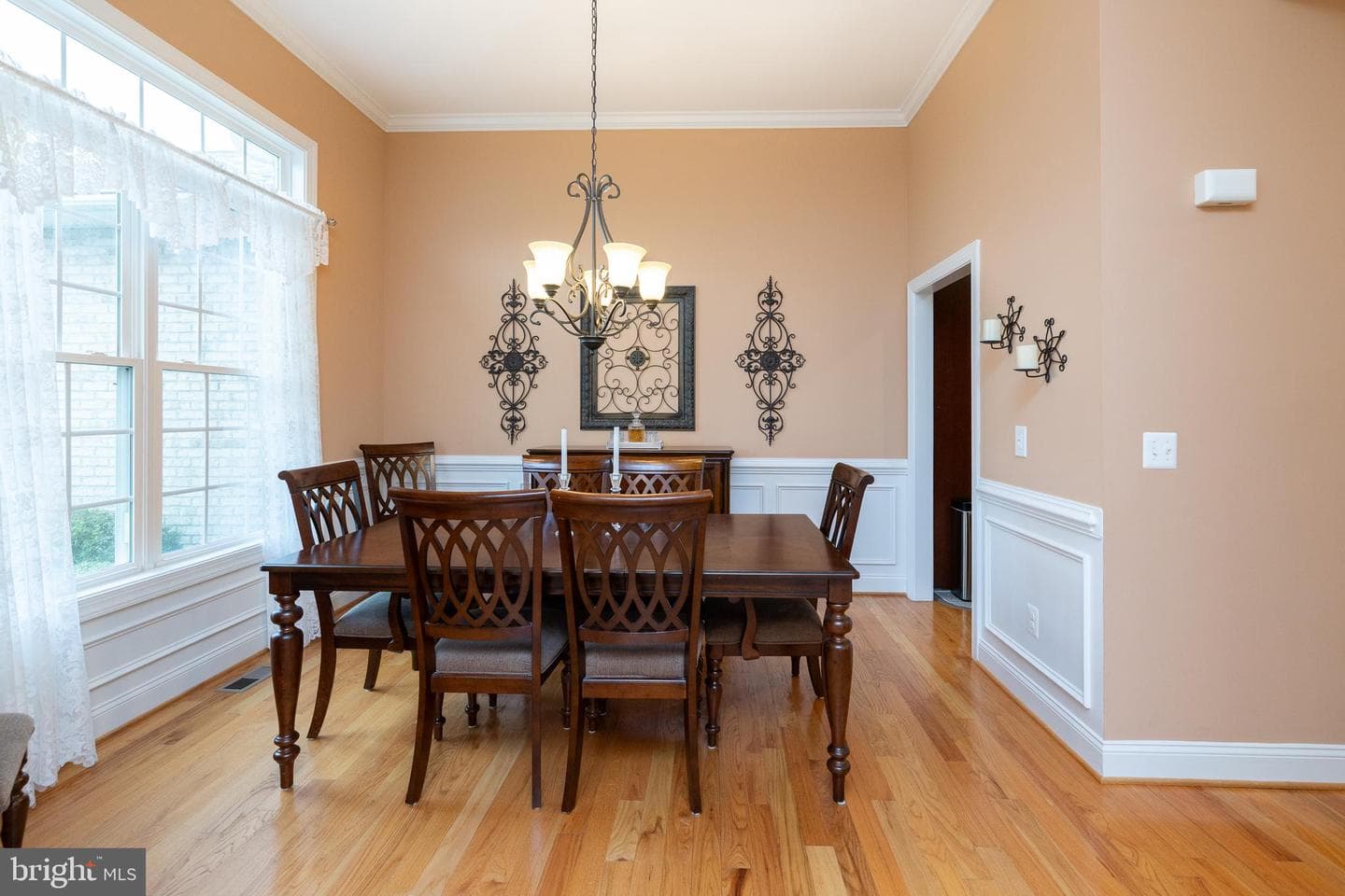 112 Wales Court photo 17