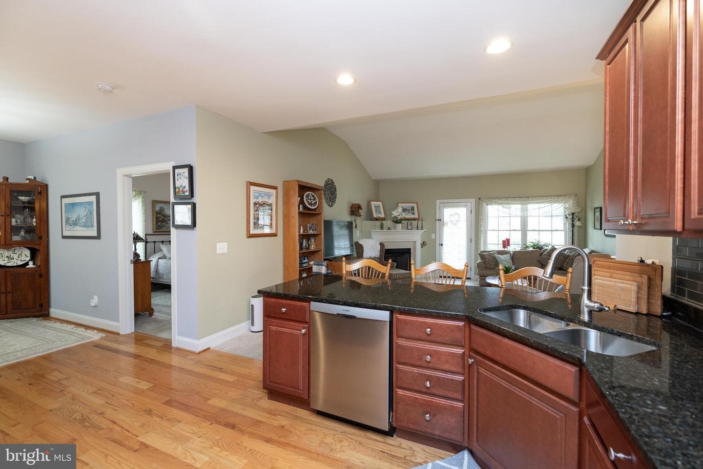112 Wales Court photo 23