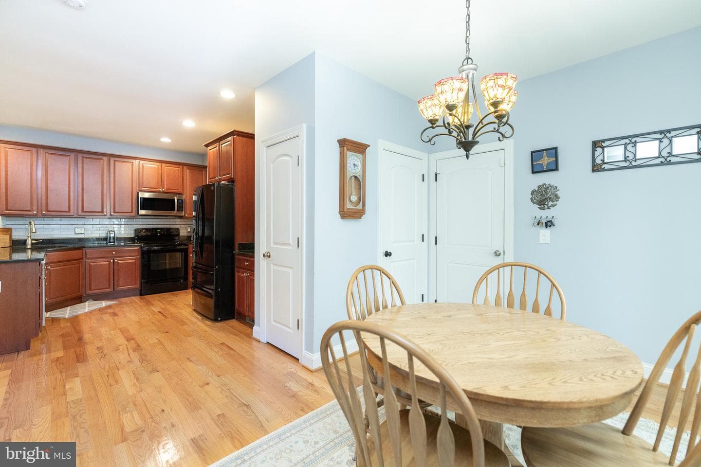 112 Wales Court photo 25