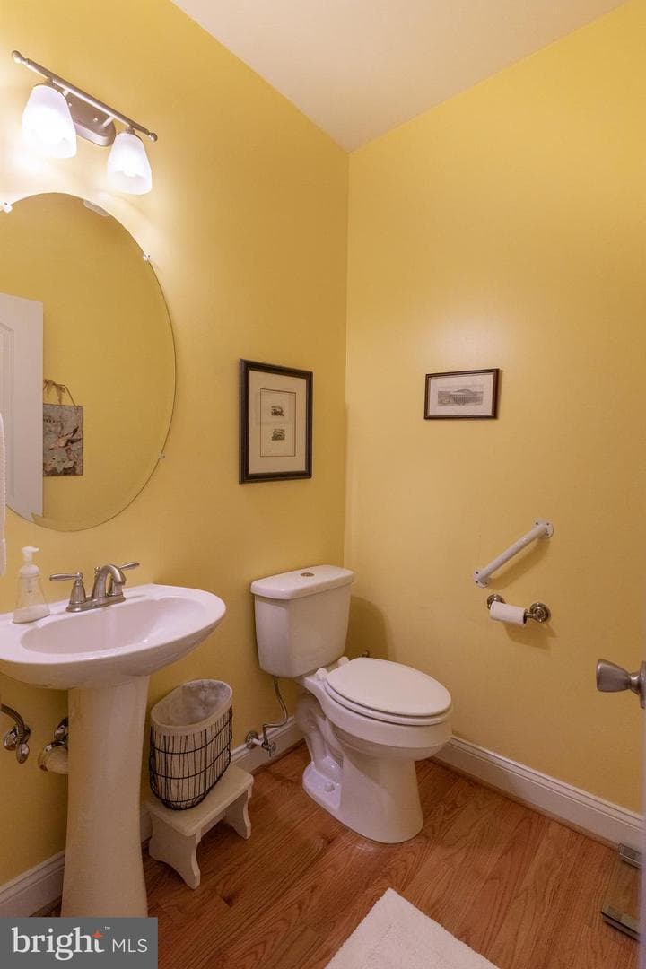 112 Wales Court photo 31