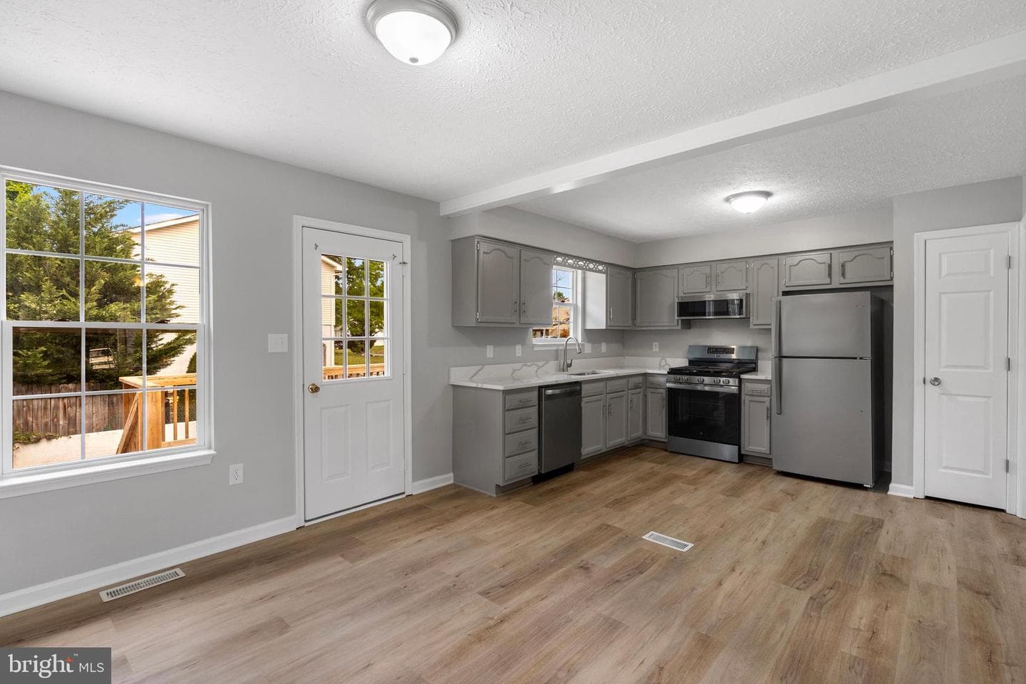 305 Woodrow Road photo 7
