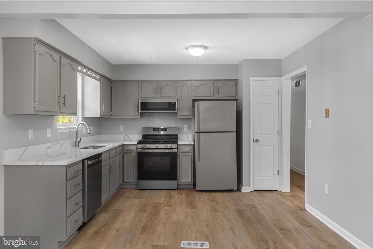 305 Woodrow Road photo 8