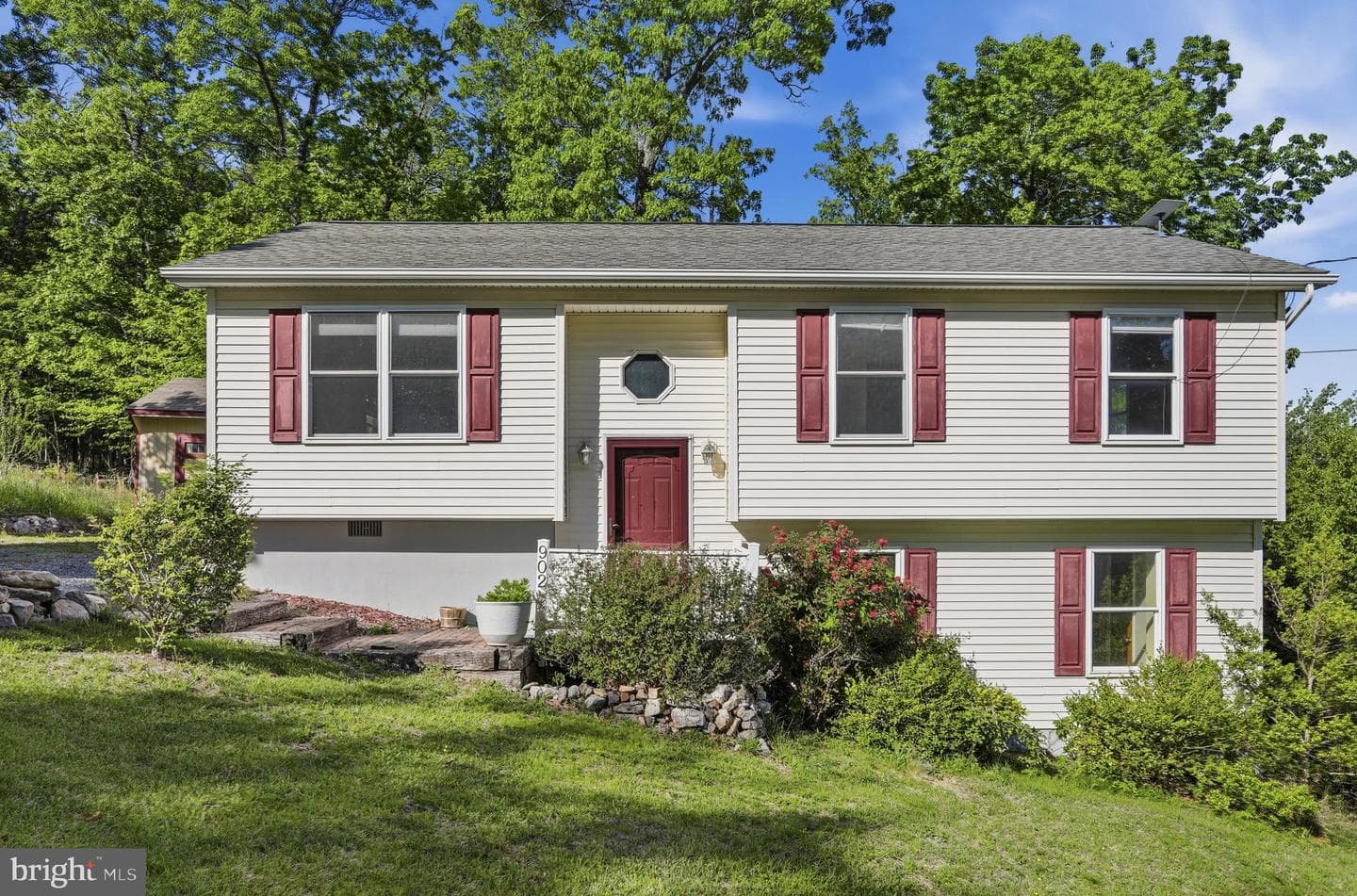 902 Enfield Drive, Winchester