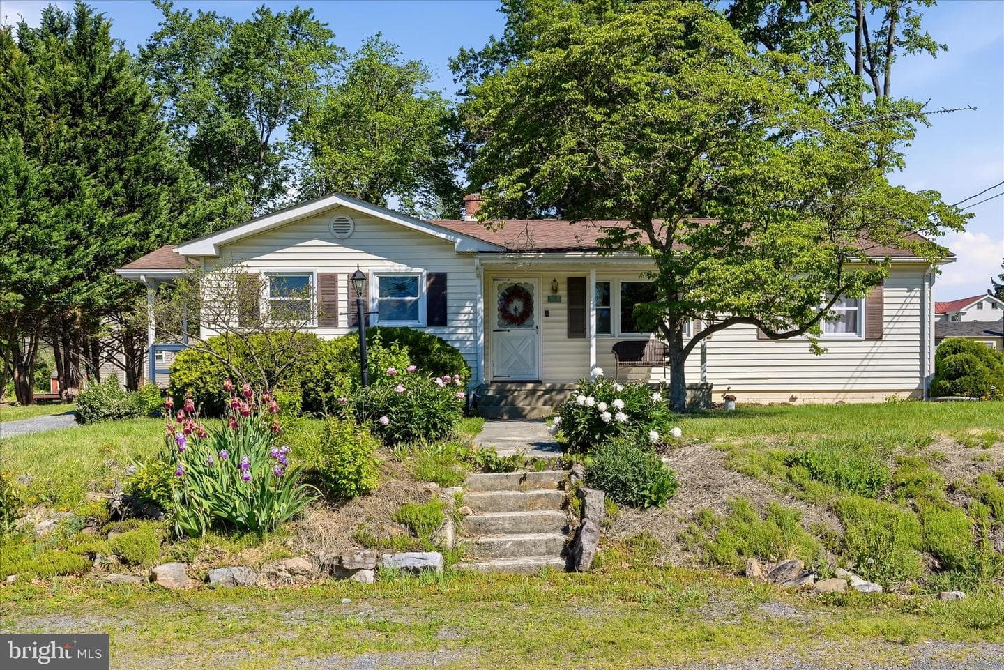 114 Harrison Lane photo 13
