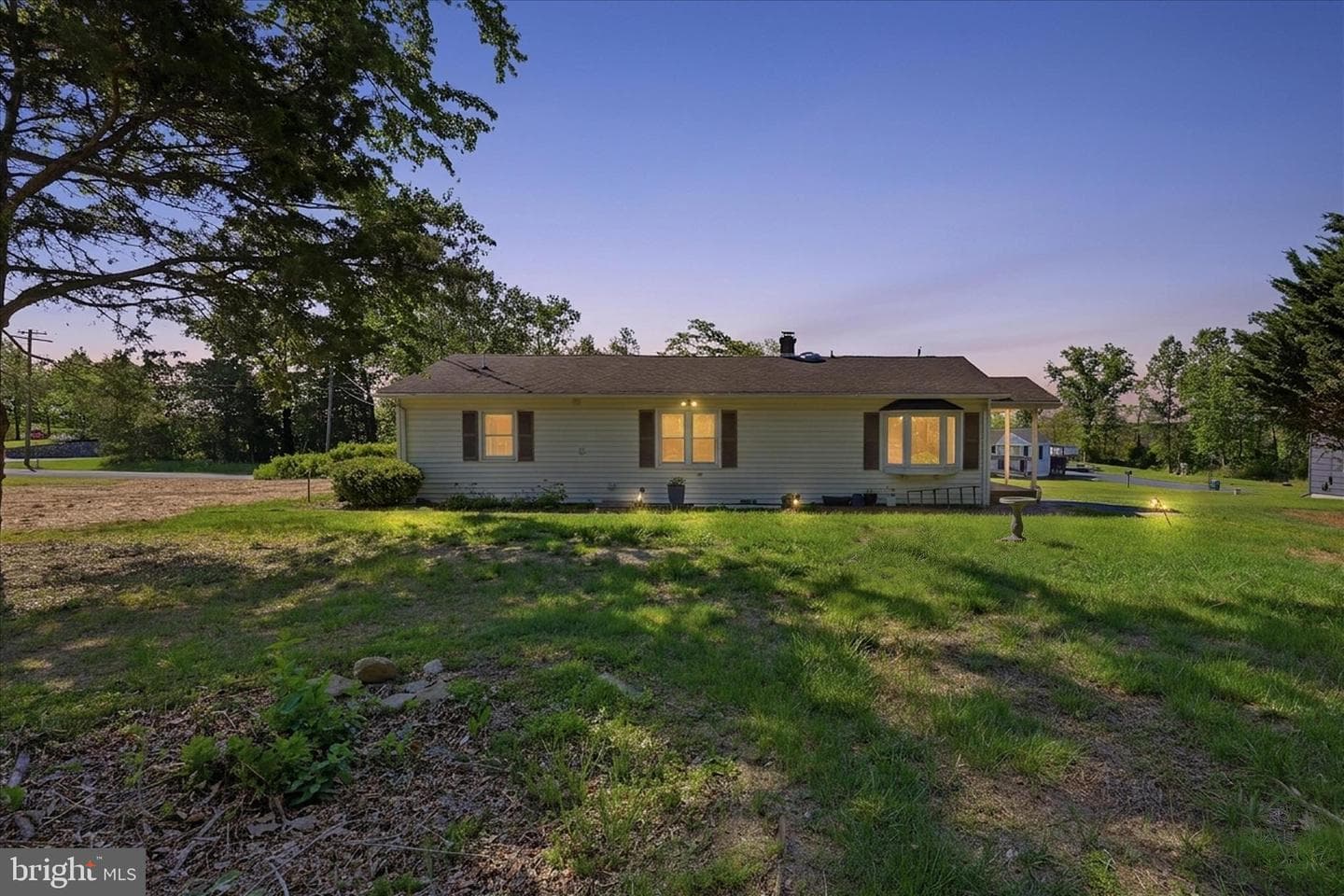 114 Harrison Lane photo 40