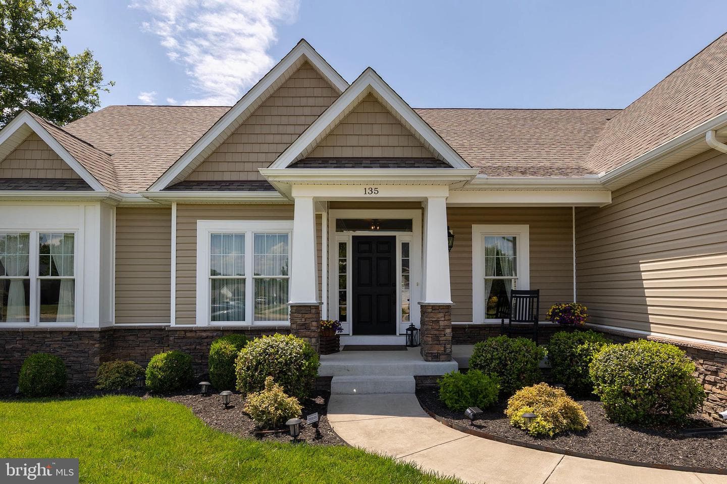 135 Kinross Drive photo 3