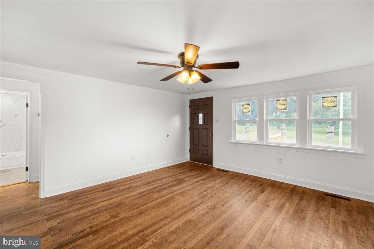 163 Margaret Lane photo 11