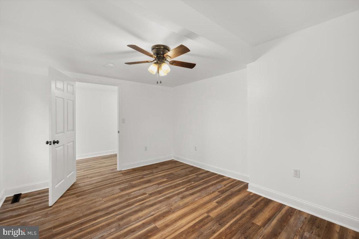 163 Margaret Lane photo 18