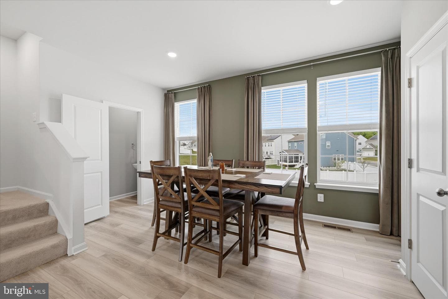 105 Tye Court photo 27