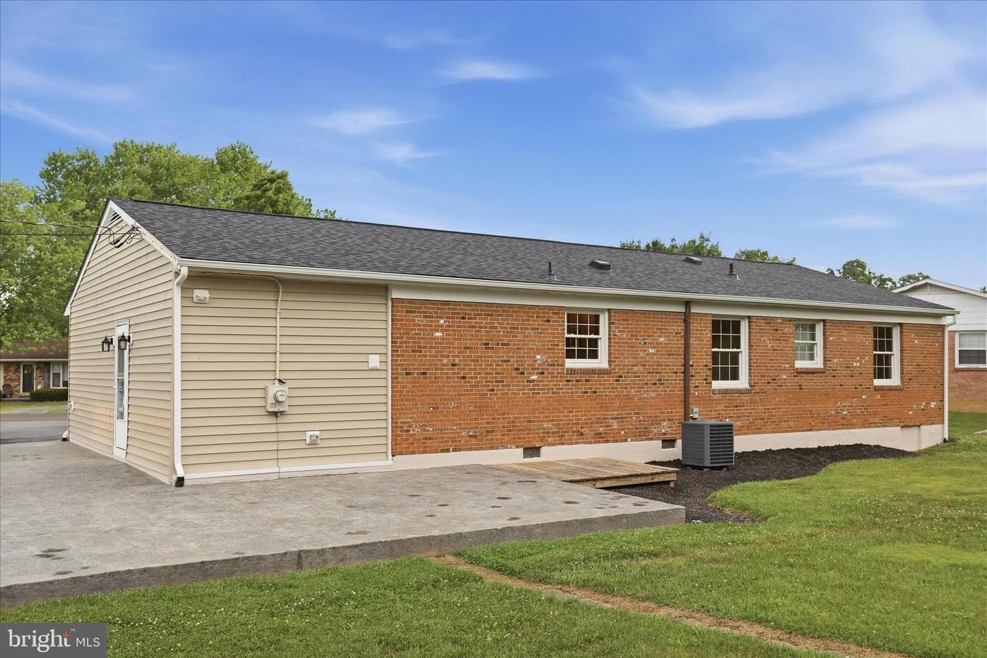 126 Meadowbrook photo 25
