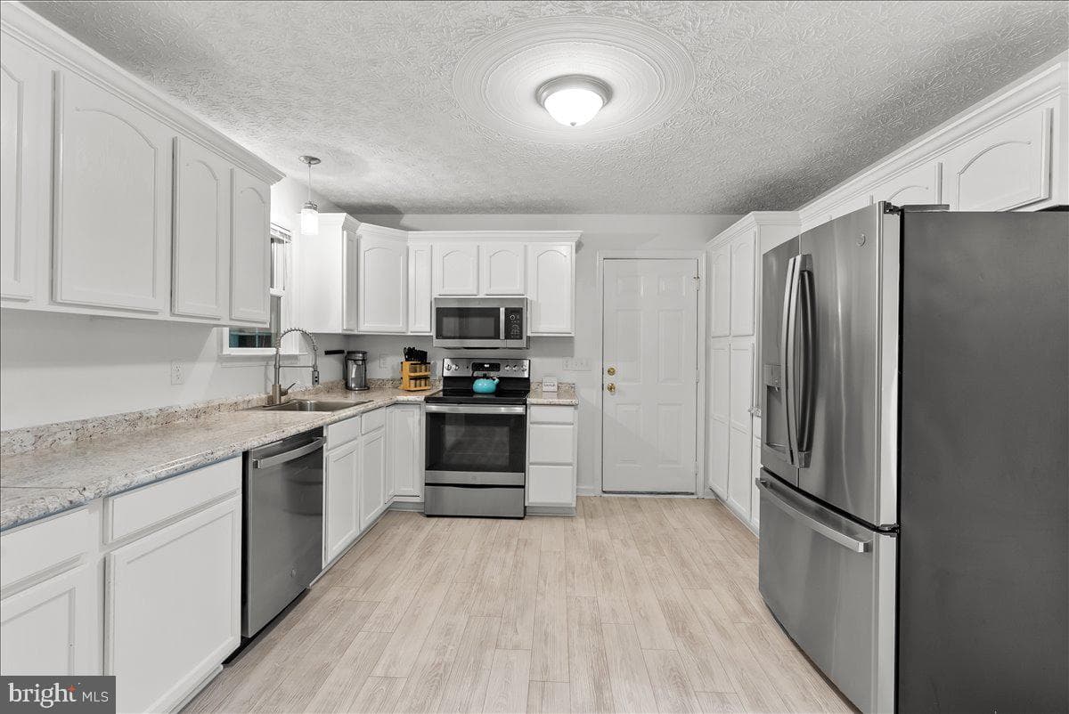 100 Woodlands Lane photo 15