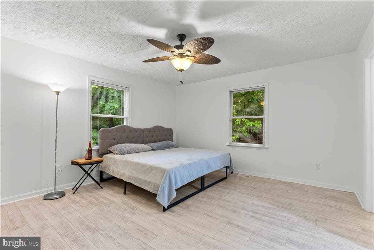 100 Woodlands Lane photo 22