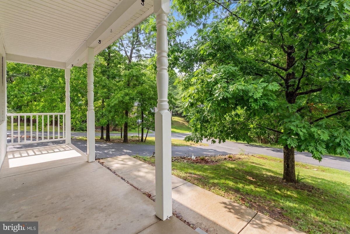 100 Woodlands Lane photo 3