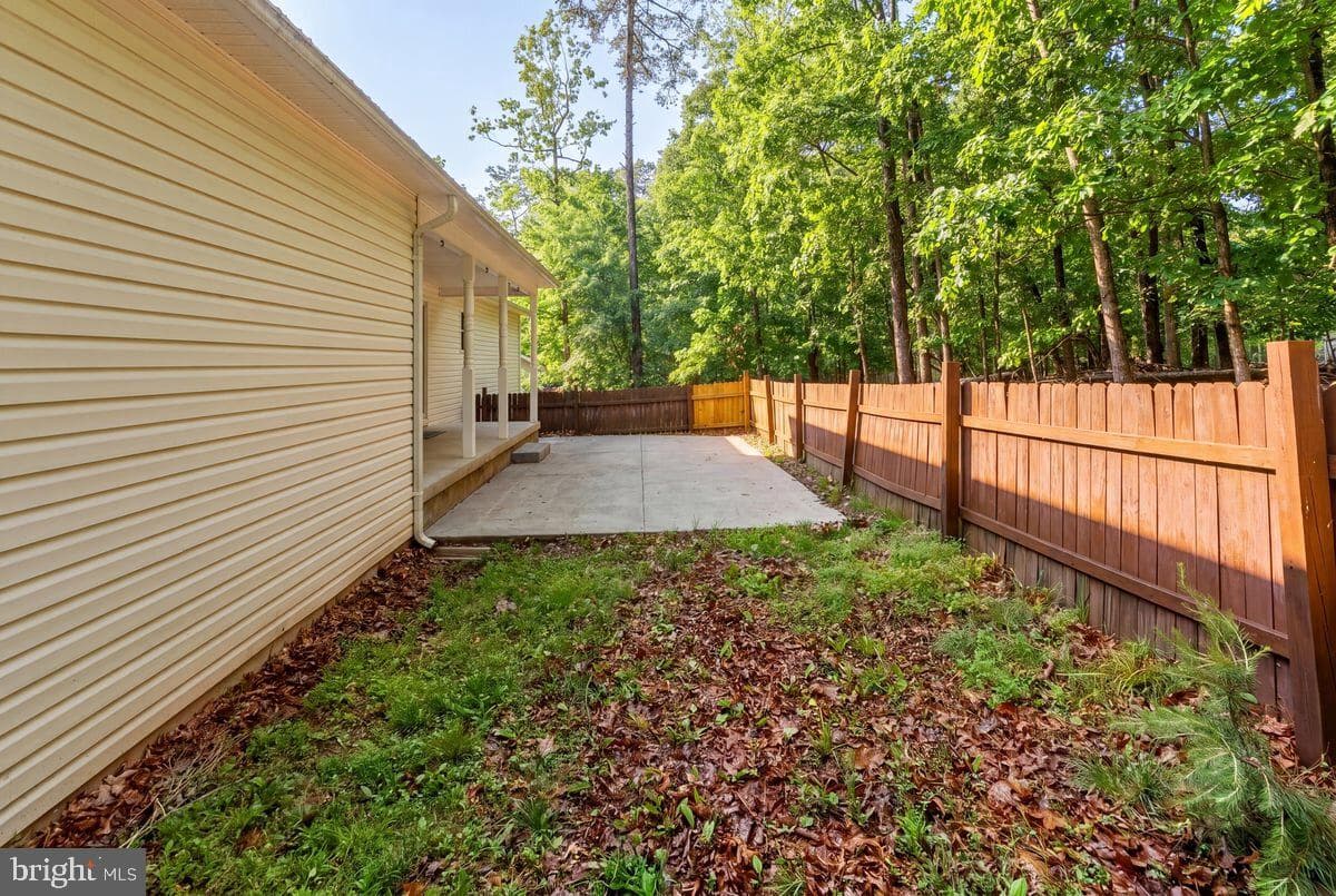 100 Woodlands Lane photo 4
