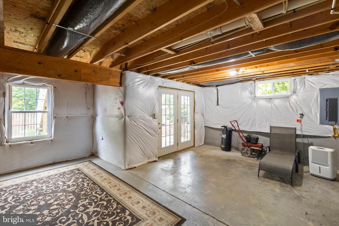 105 Travis Court photo 37