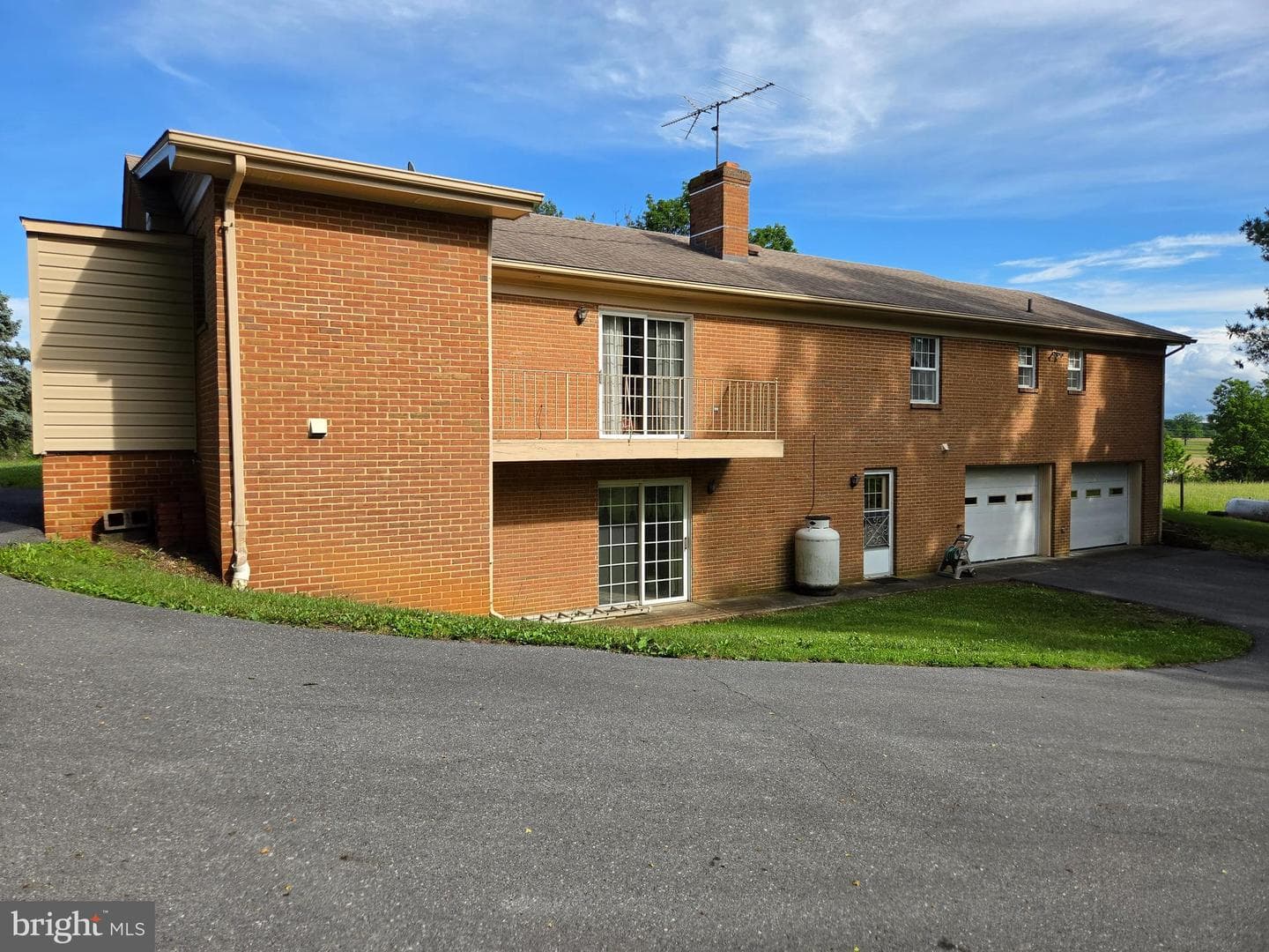 1611 Apple Pie Ridge Road photo 3
