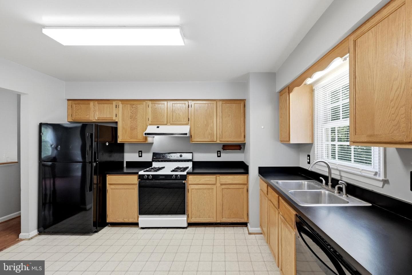 303 Pembridge Drive photo 13
