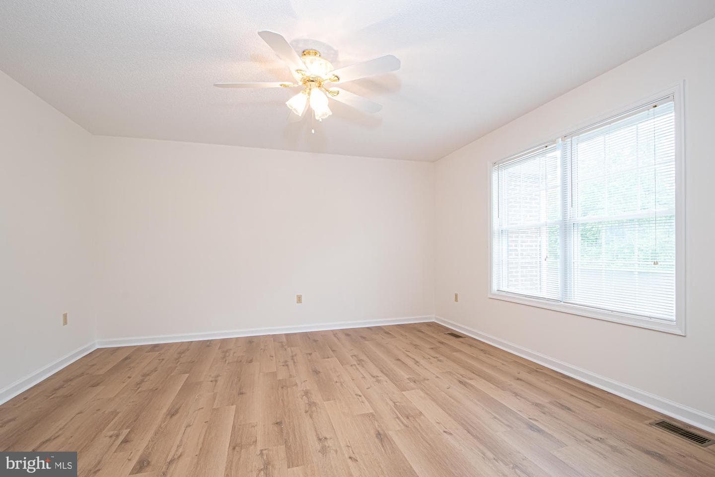 1001 N Timber Ridge Road photo 9