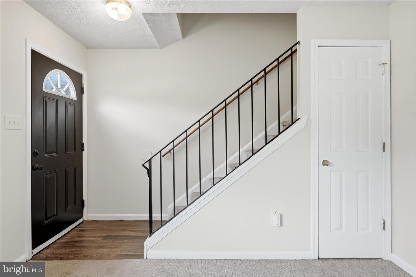 304 Ash Hollow Drive photo 5