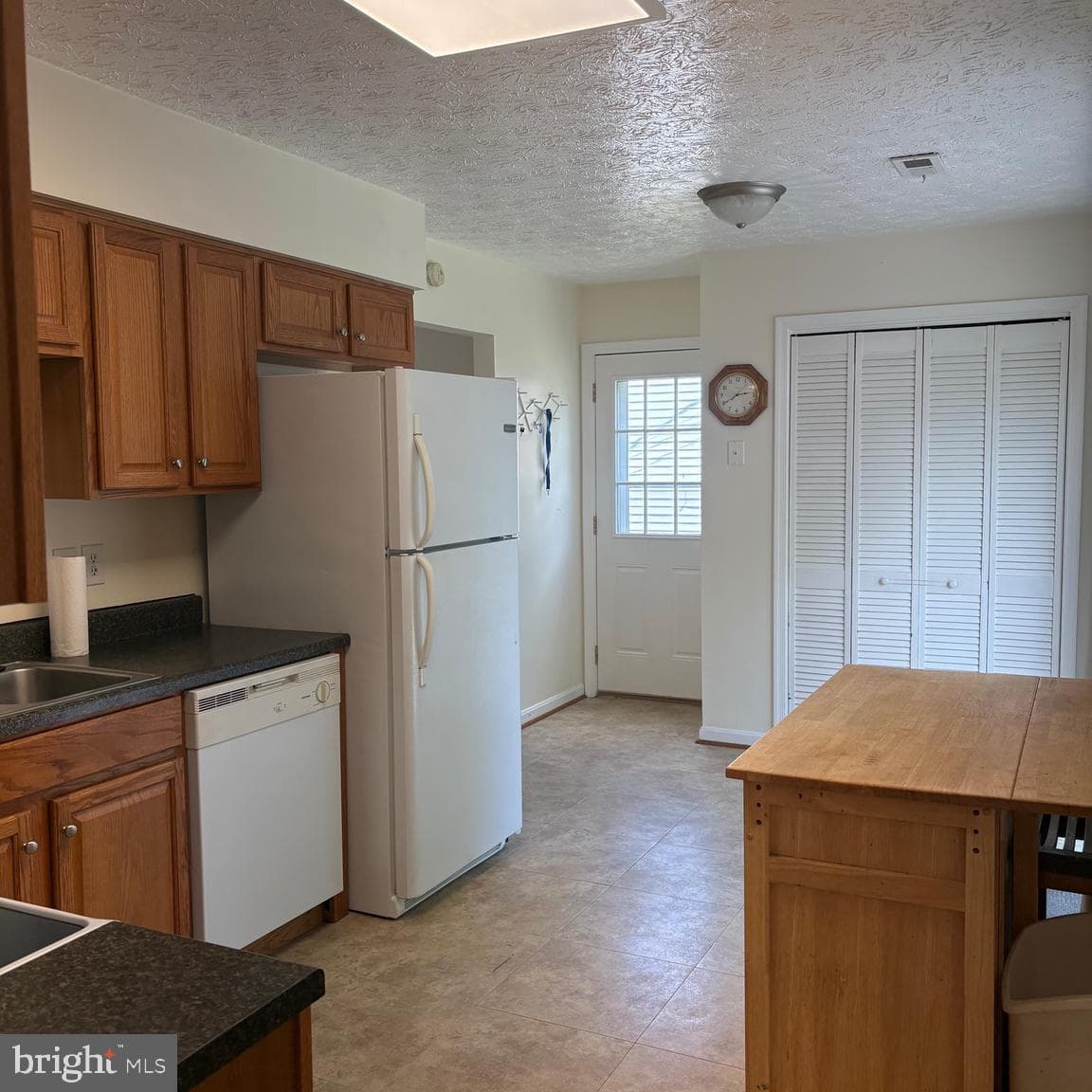 153 Sunset Drive photo 3