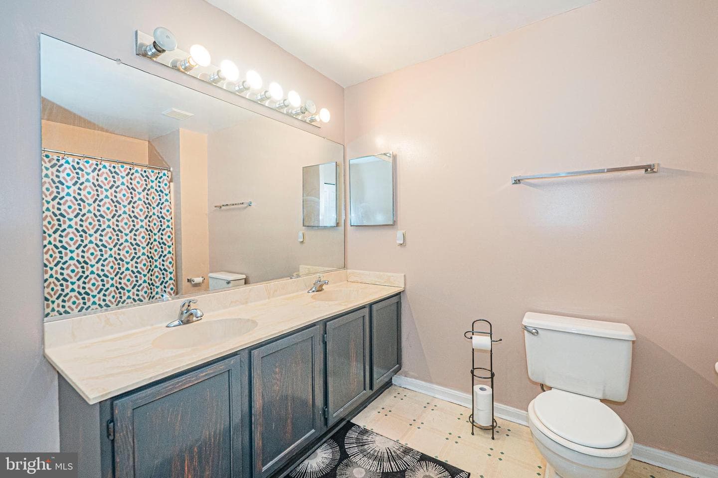 123 Etnam Street photo 23
