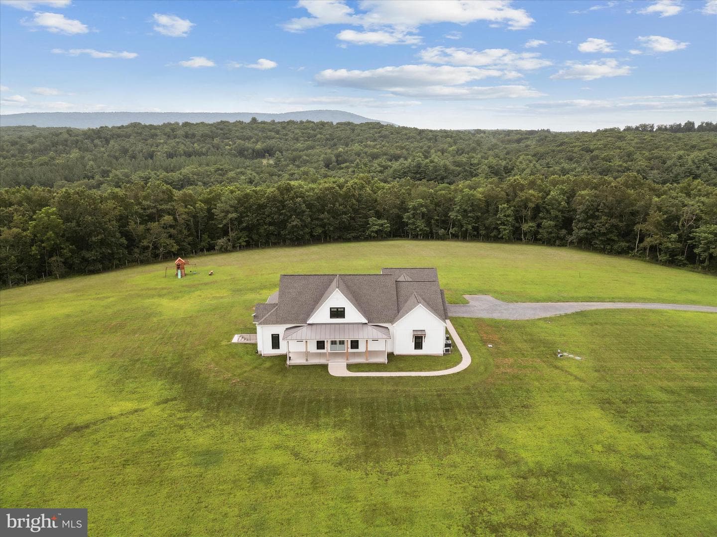 886 Middle Fork Road, Cross Junction