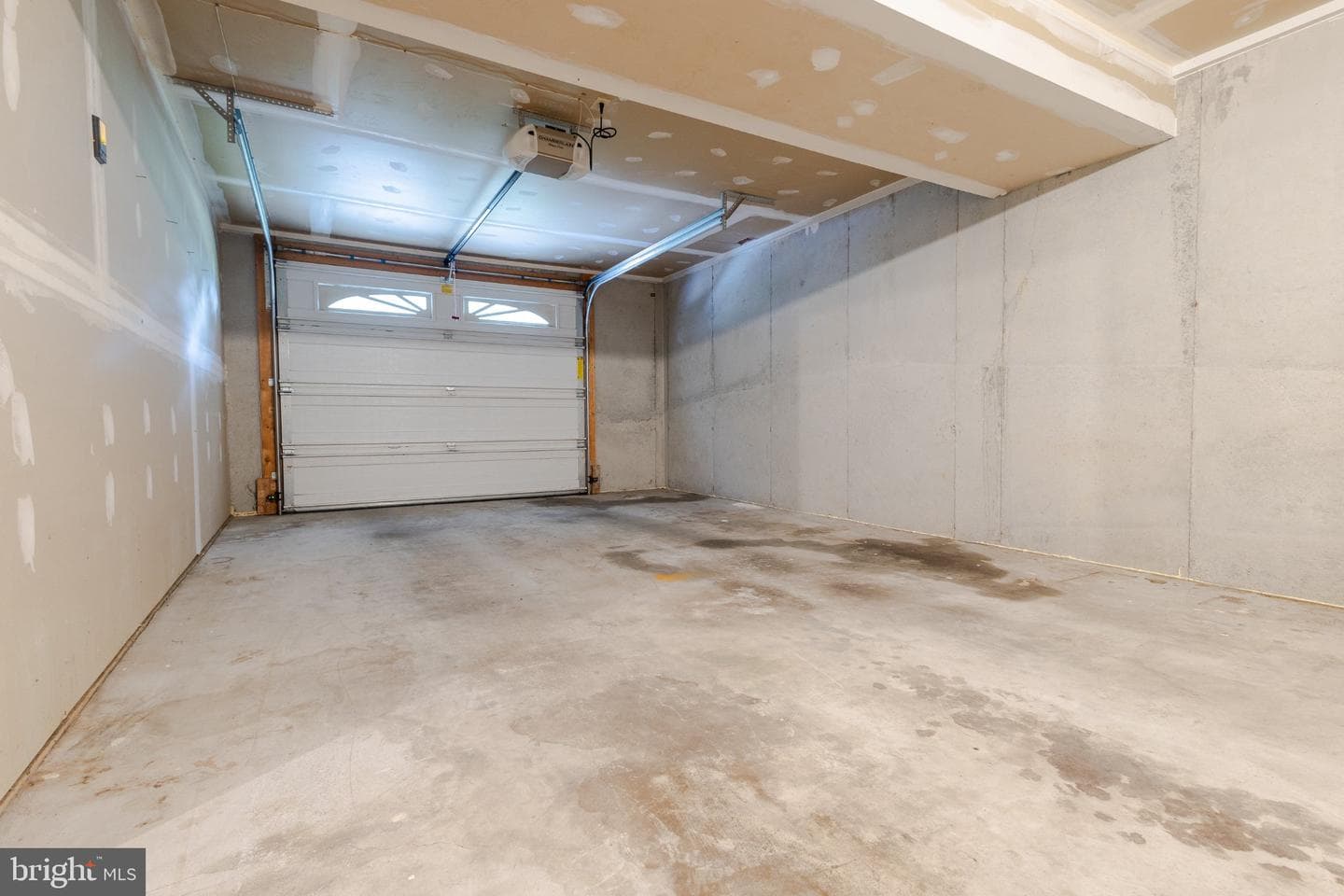 104 Lloyds Road photo 32