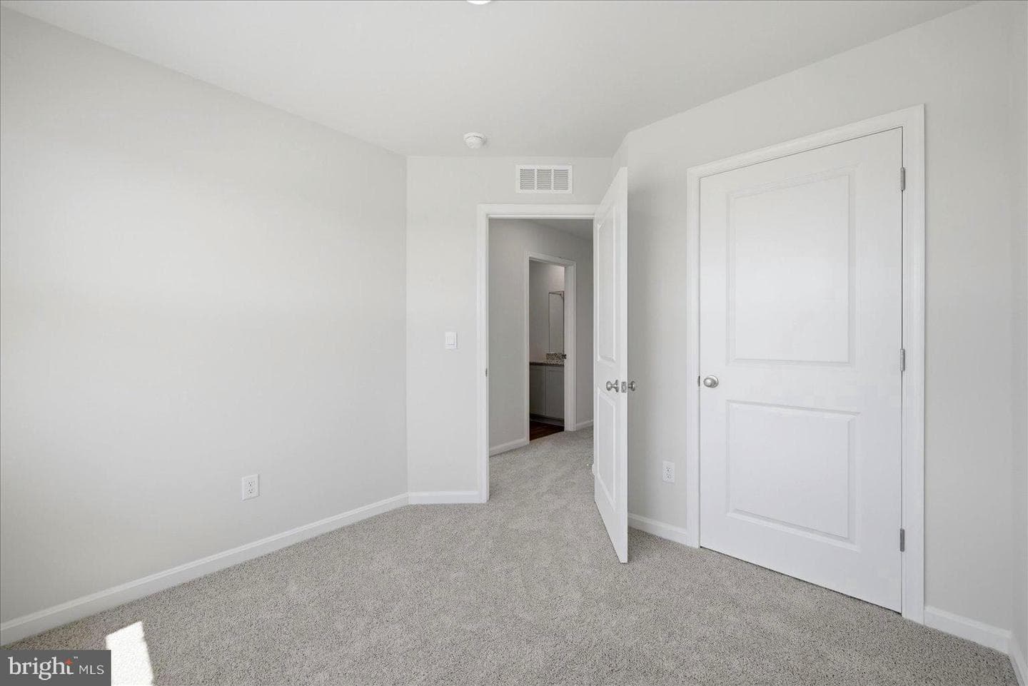 122 Bowers Street photo 32