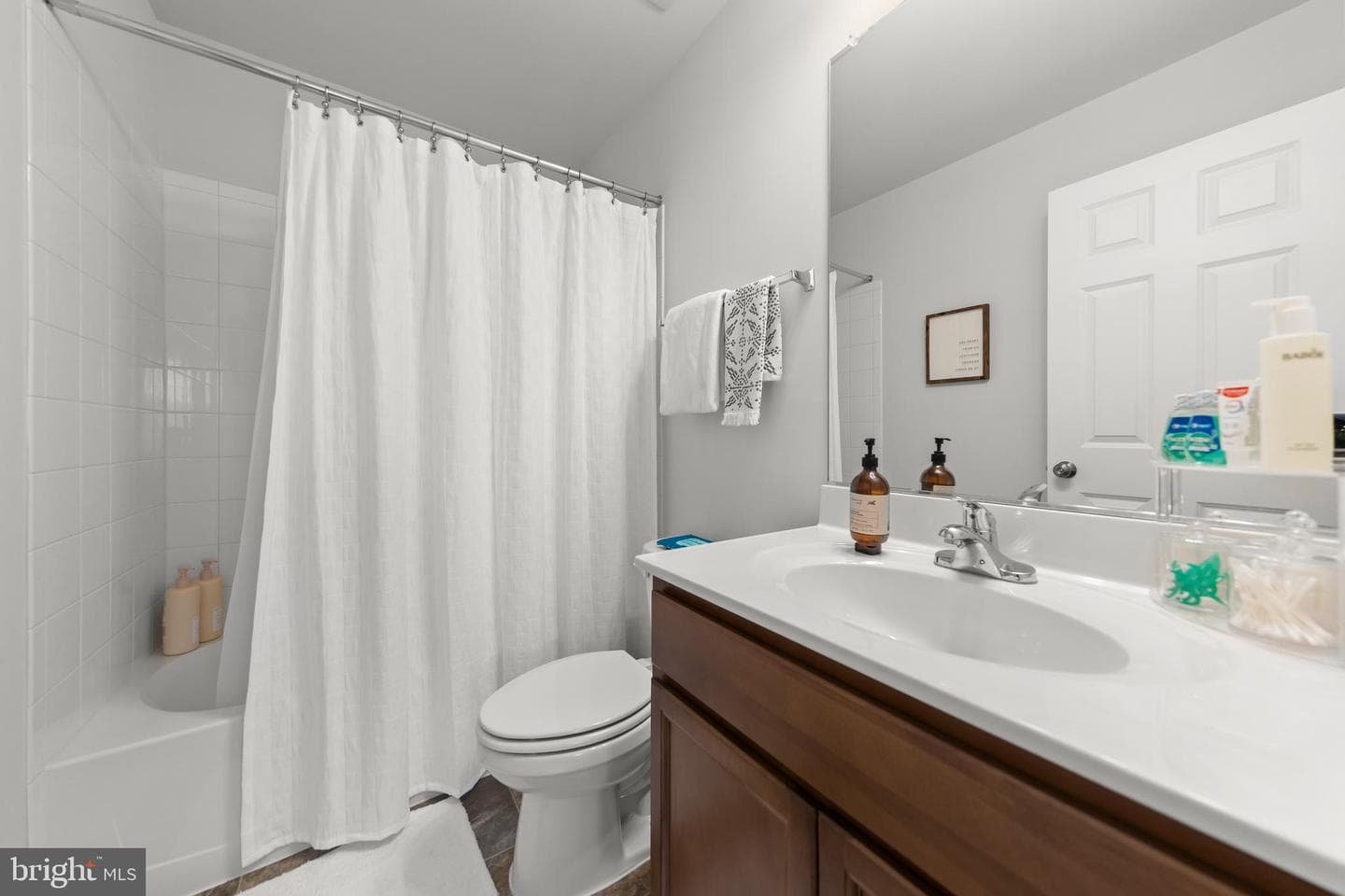242 Barrister St photo 37