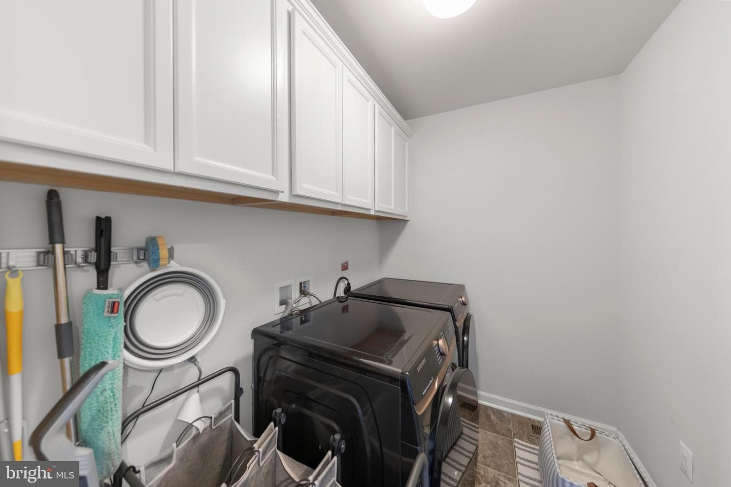 242 Barrister St photo 38