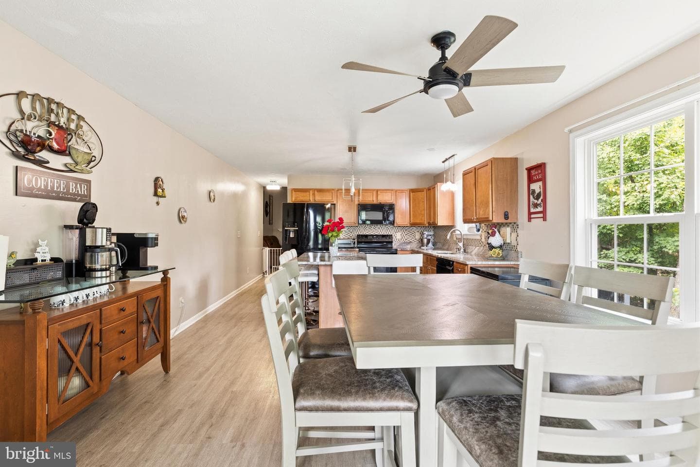 900 Enfield Drive photo 15