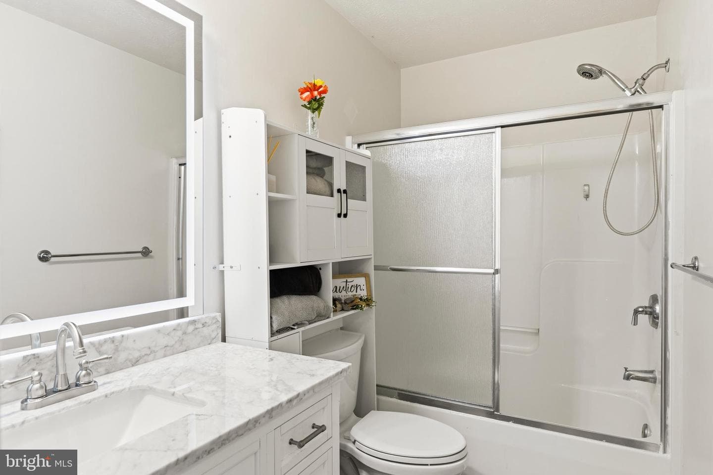 900 Enfield Drive photo 33