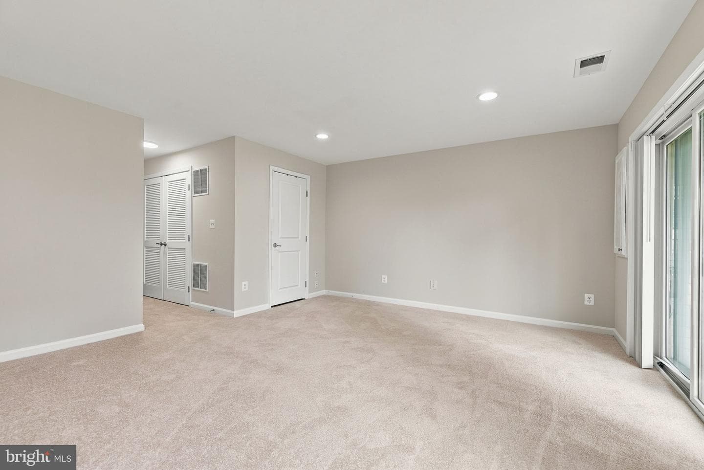 102 Argyle Court photo 43