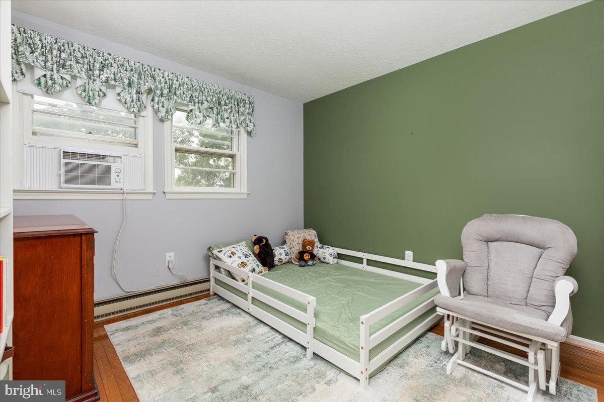 180 Quaker Lane photo 26