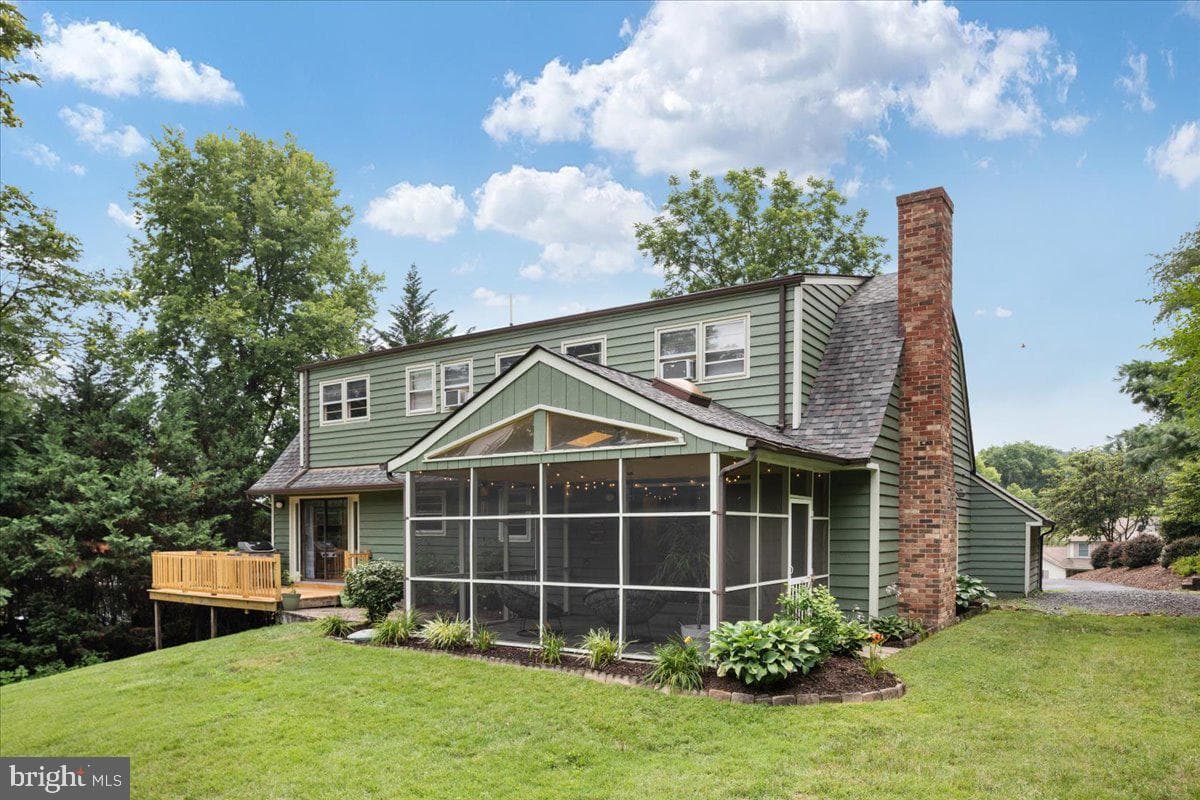 180 Quaker Lane photo 36