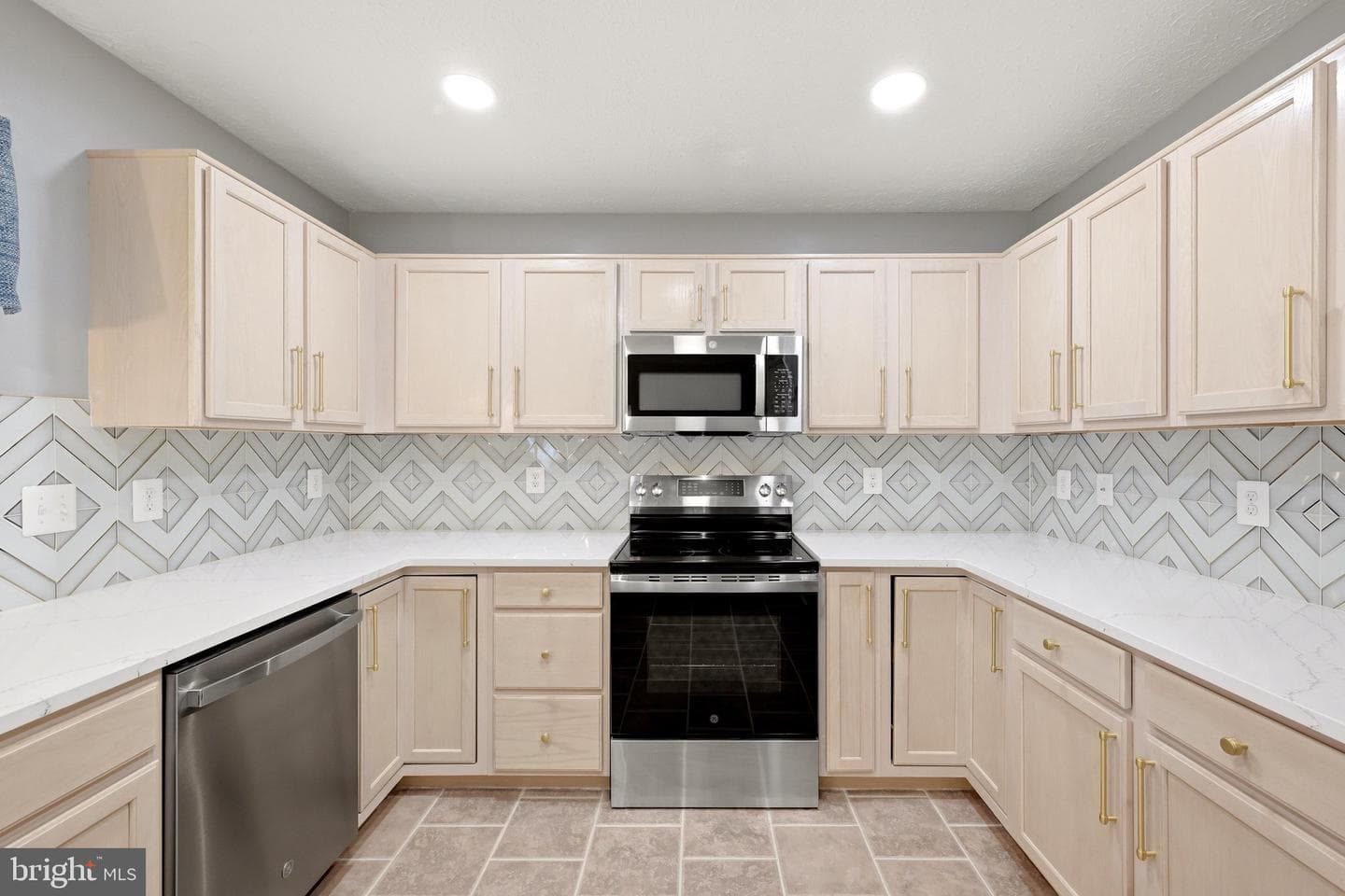 231 Bentley Avenue photo 11