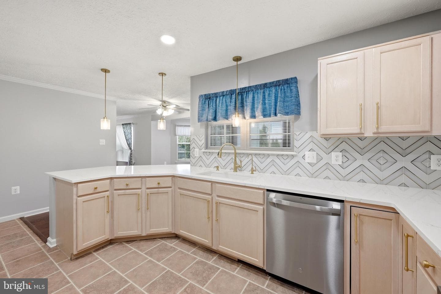 231 Bentley Avenue photo 13