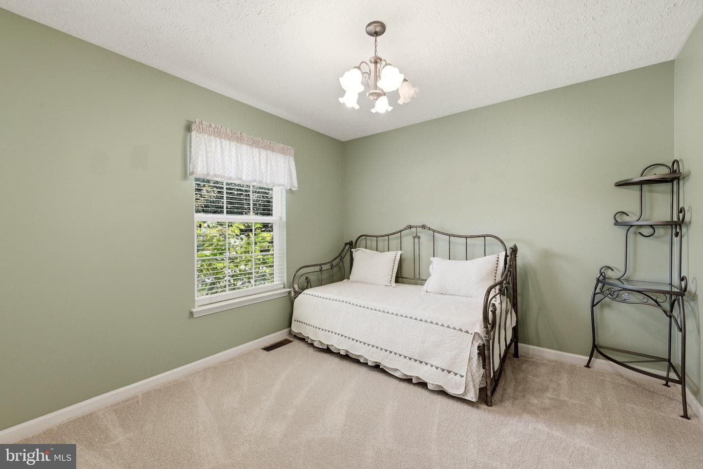 231 Bentley Avenue photo 36