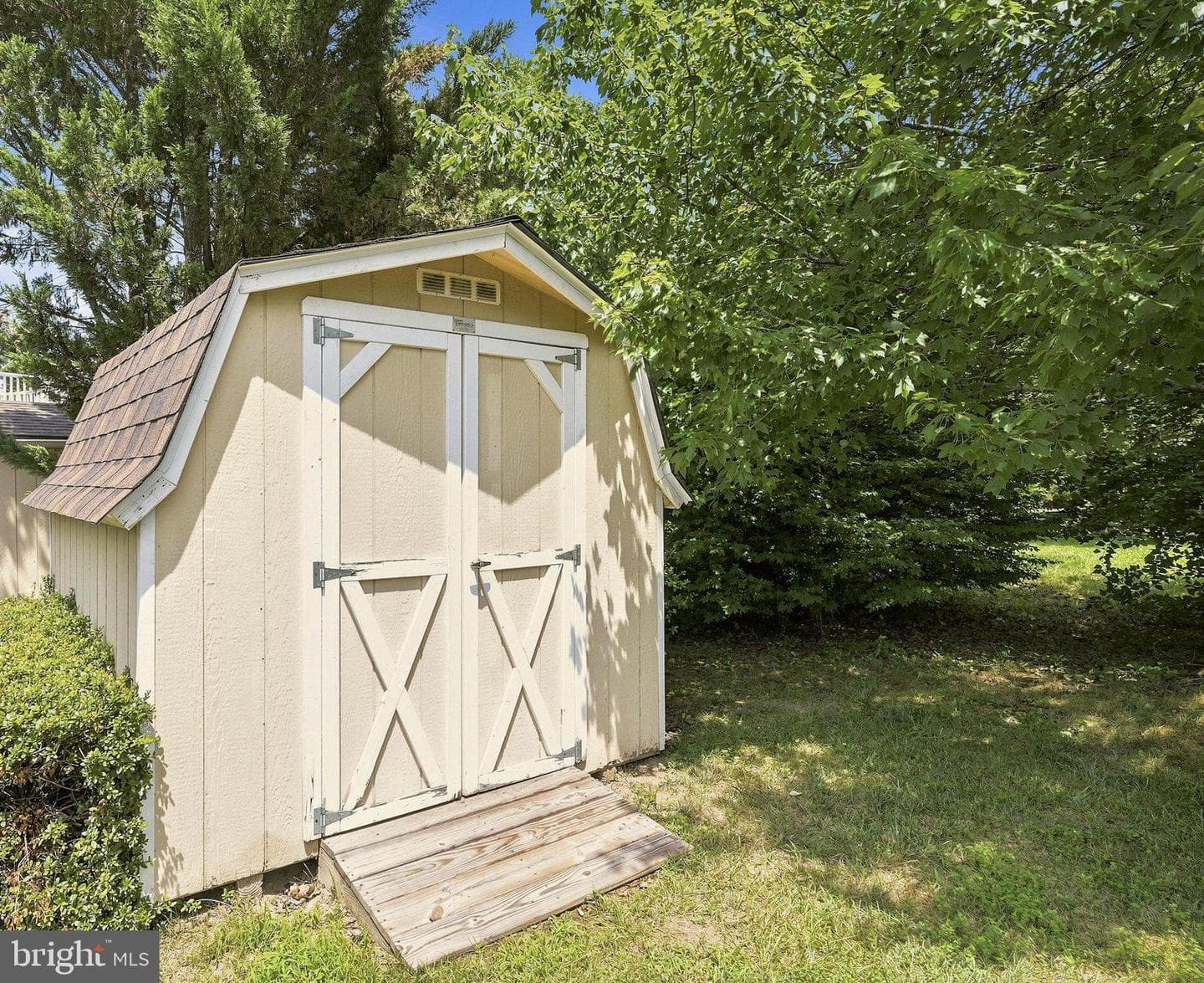 231 Bentley Avenue photo 52