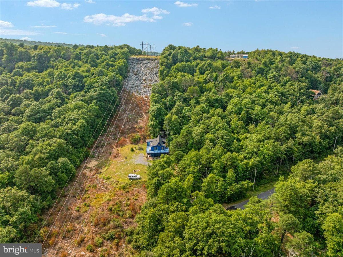 904 Archwood Trail, Winchester