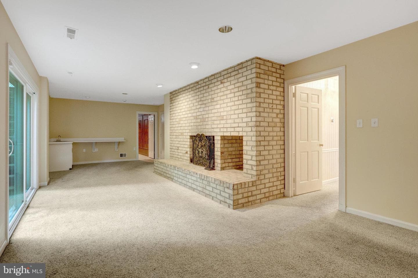 1468 Highwood Drive photo 14