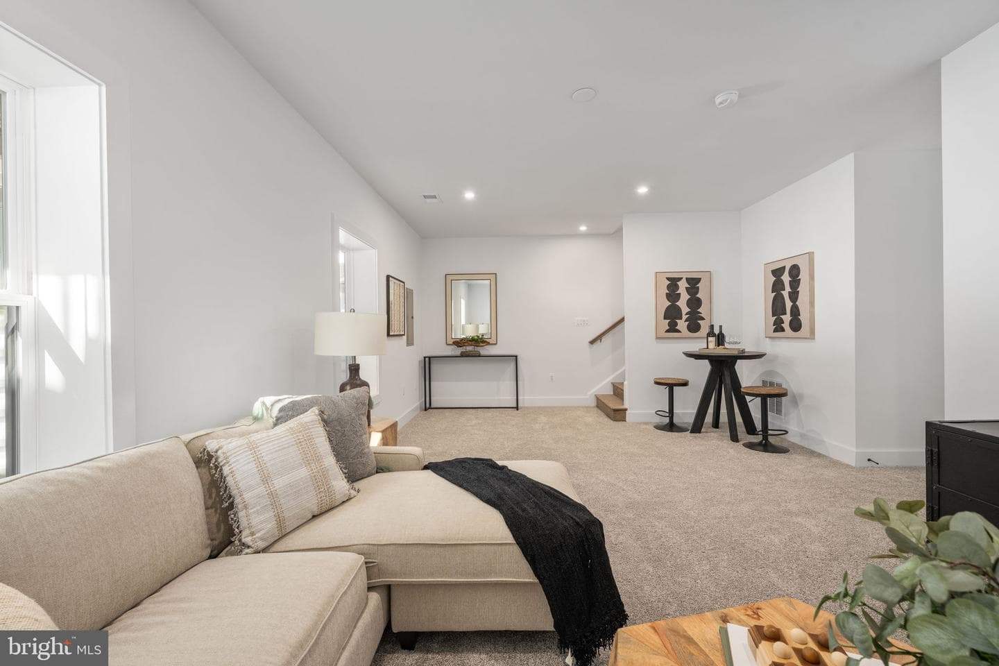 9424 Dandelion Drive photo 8