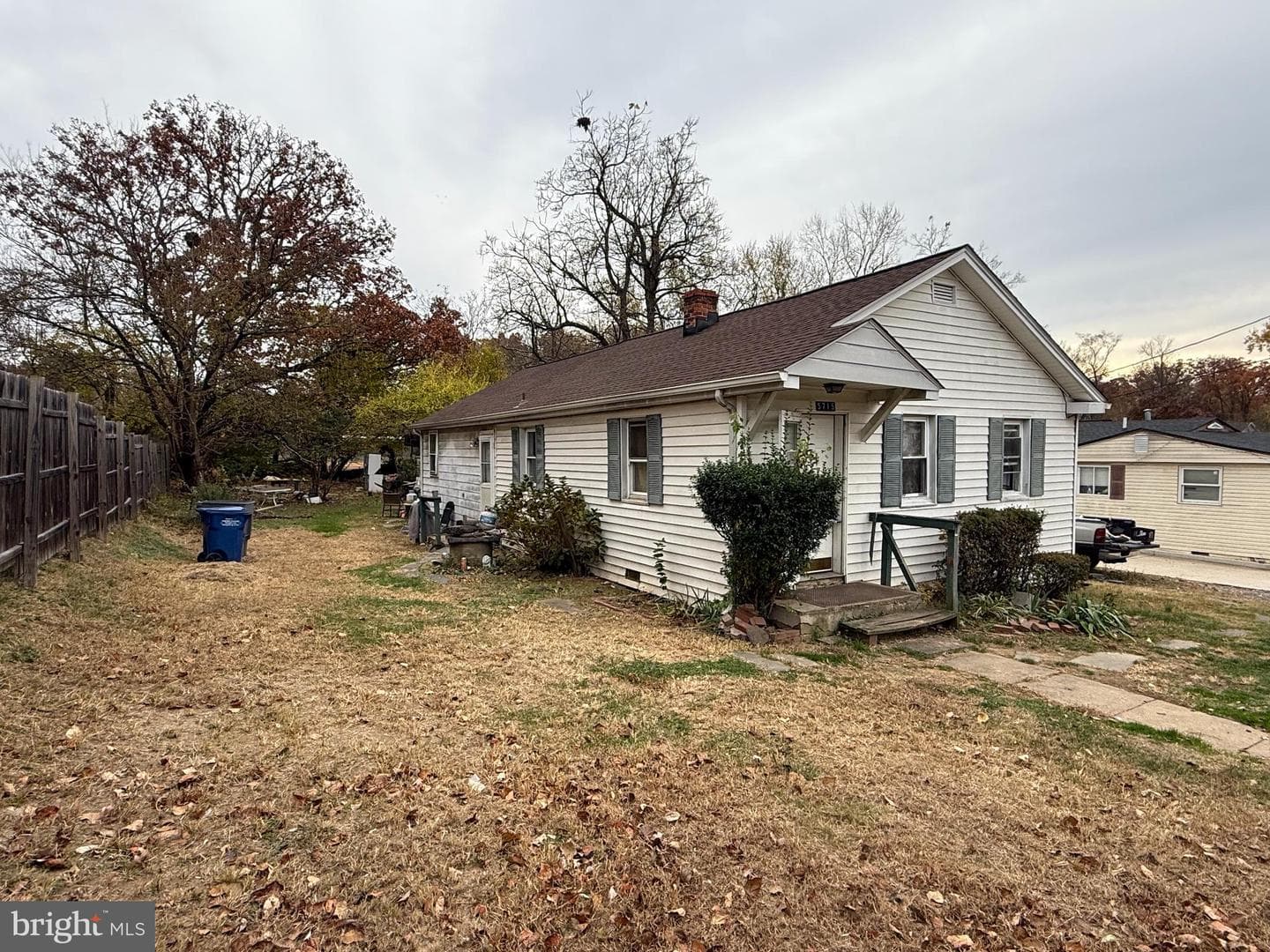 5715 Magnolia Lane photo 3