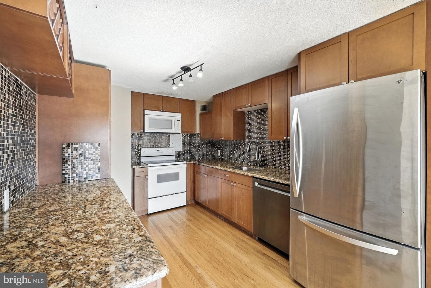 2059 Huntington Ave # 707 photo 5