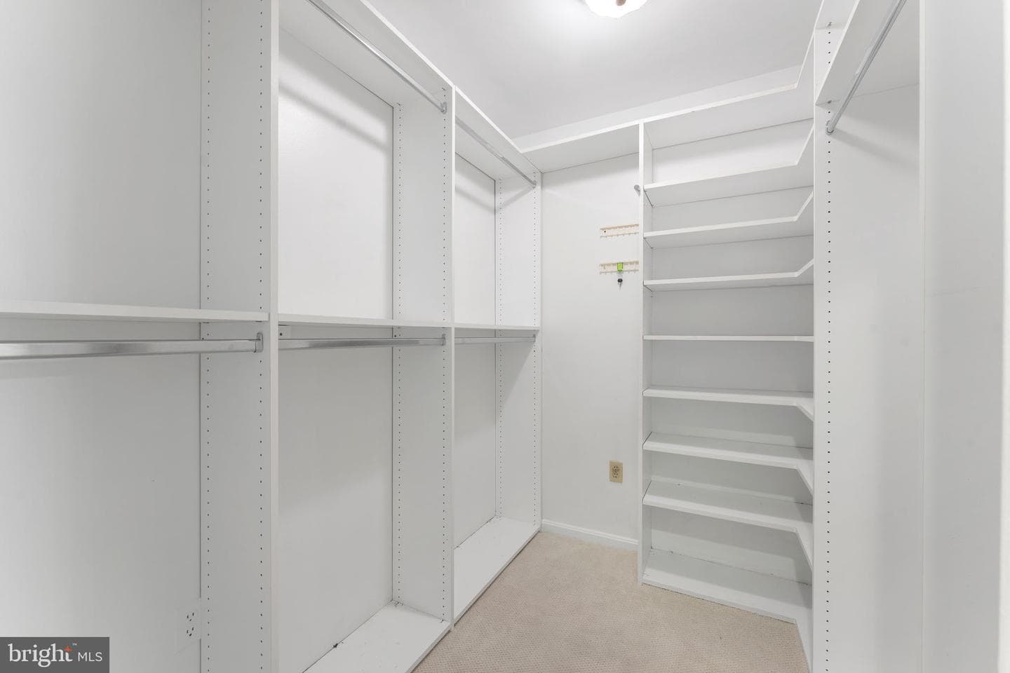 1560 Forest Villa Lane photo 32