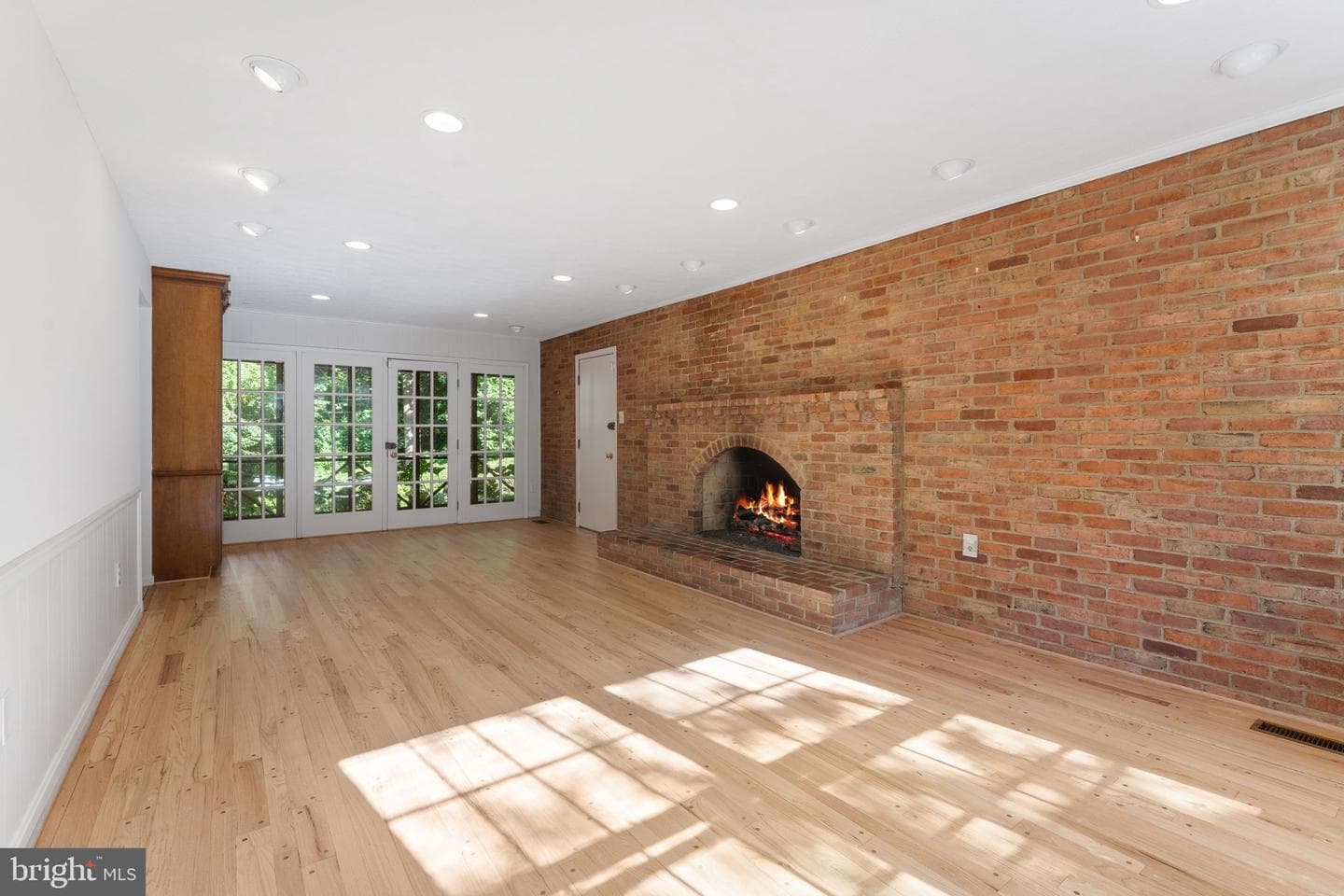 1560 Forest Villa Lane photo 8