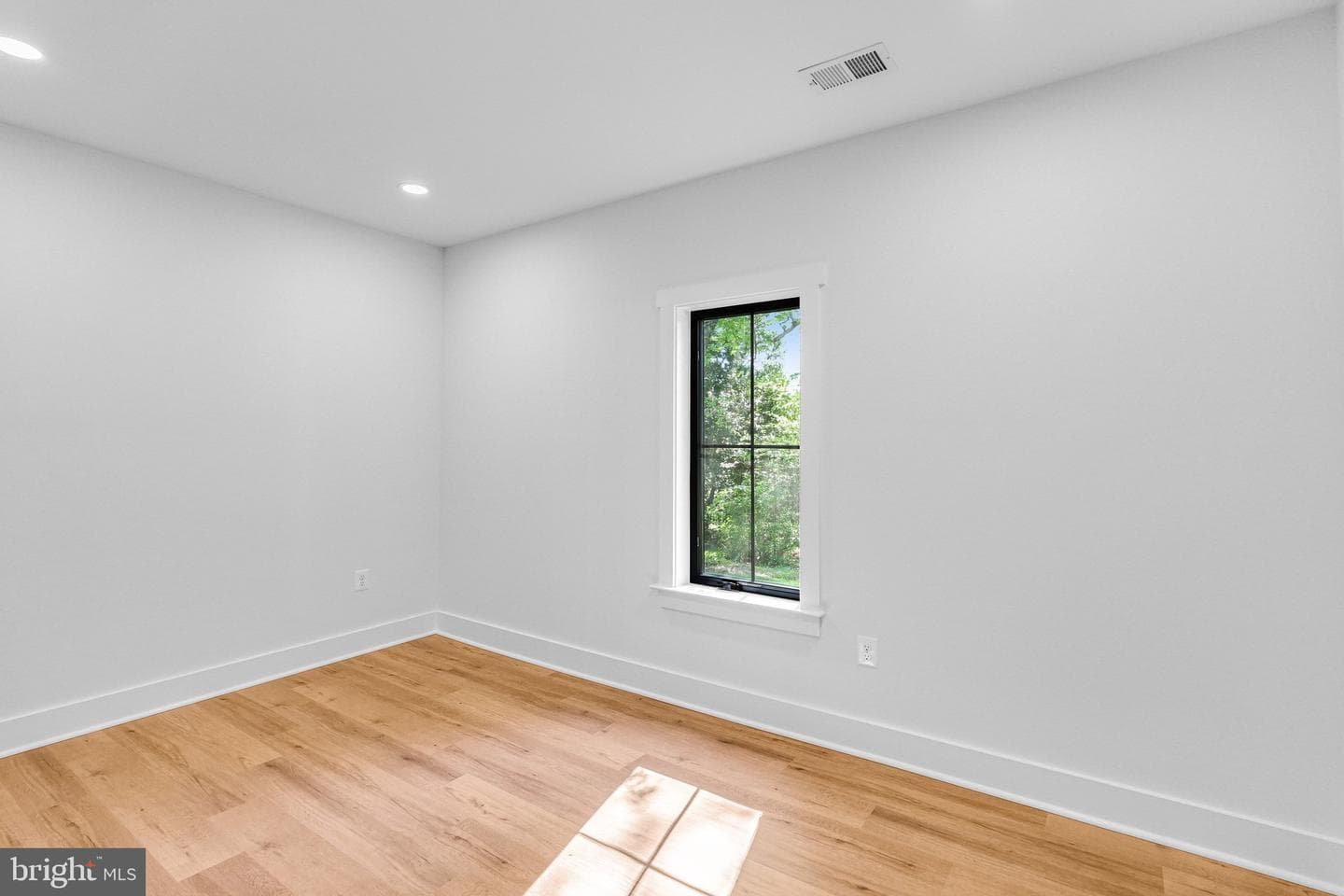 2129 Mckay Street photo 50