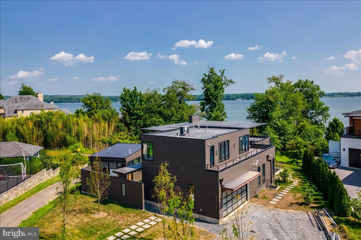 9433 Ferry Landing Ct photo 17