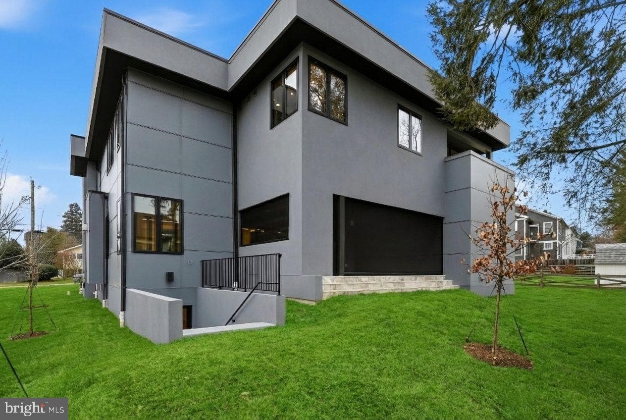6910 Bright Avenue photo 101